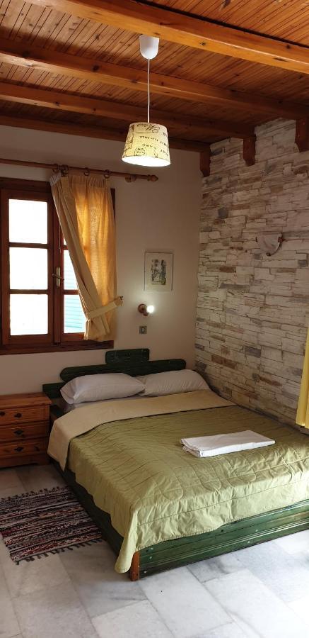 Evi Studios & Apartments Naxos City ภายนอก รูปภาพ