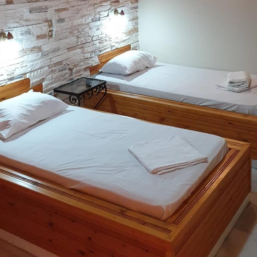 Evi Studios & Apartments Naxos City ภายนอก รูปภาพ