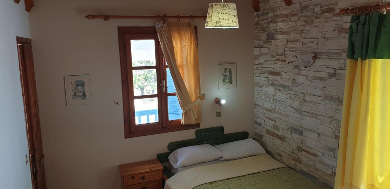 Evi Studios & Apartments Naxos City ภายนอก รูปภาพ